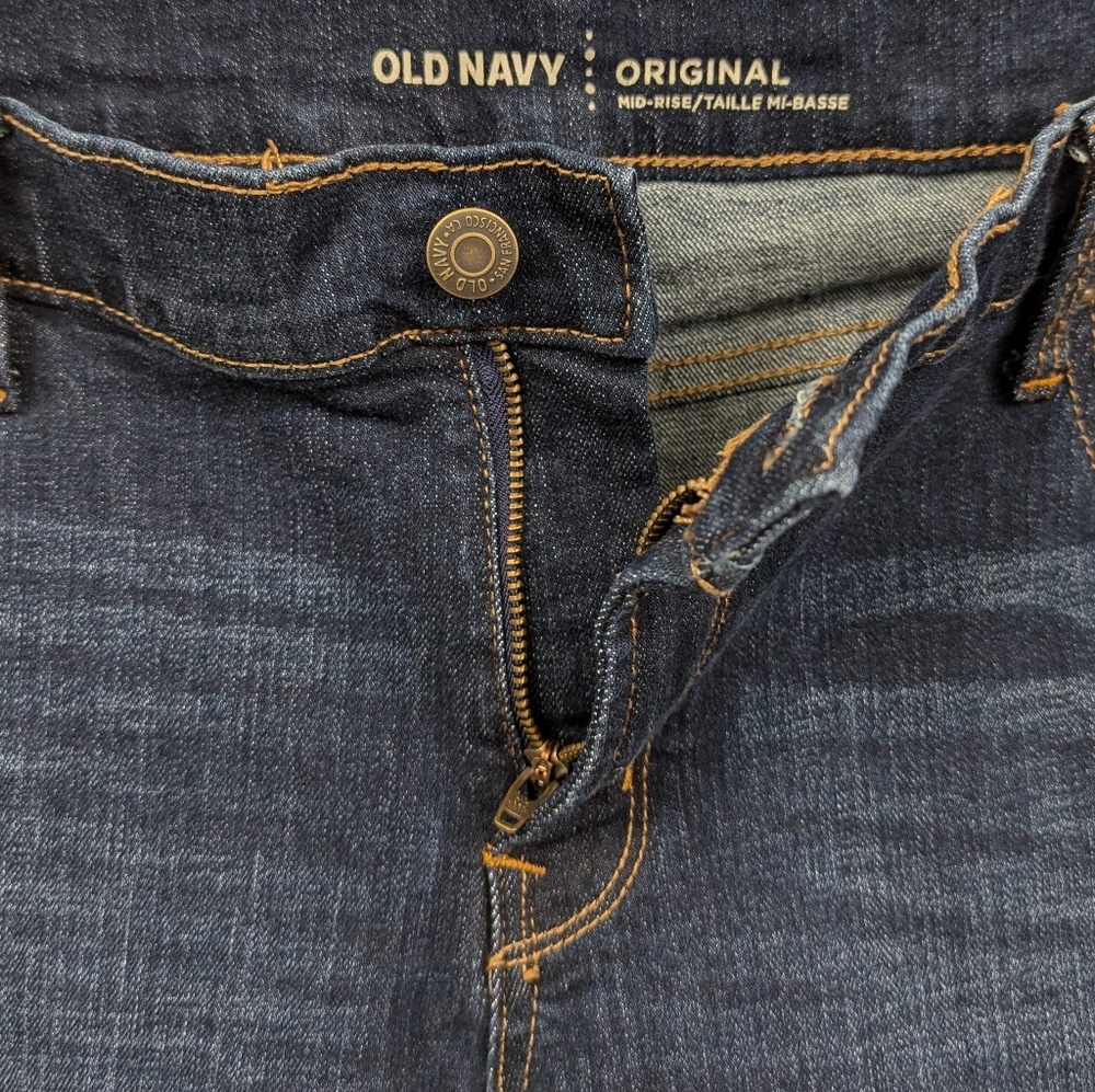 Old Navy Original Mid-Rise Jeans Straight Leg Whiskered Dark Wash size 12 Short - Picture 8 of 11